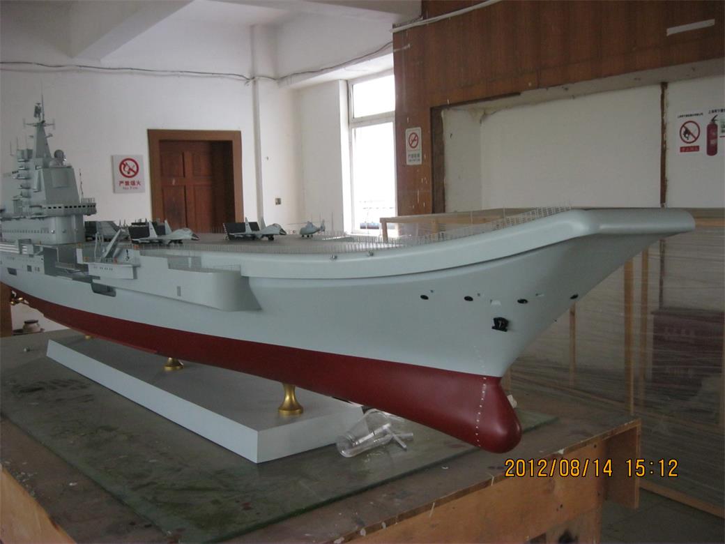 巴里坤哈萨克辽宁舰模型